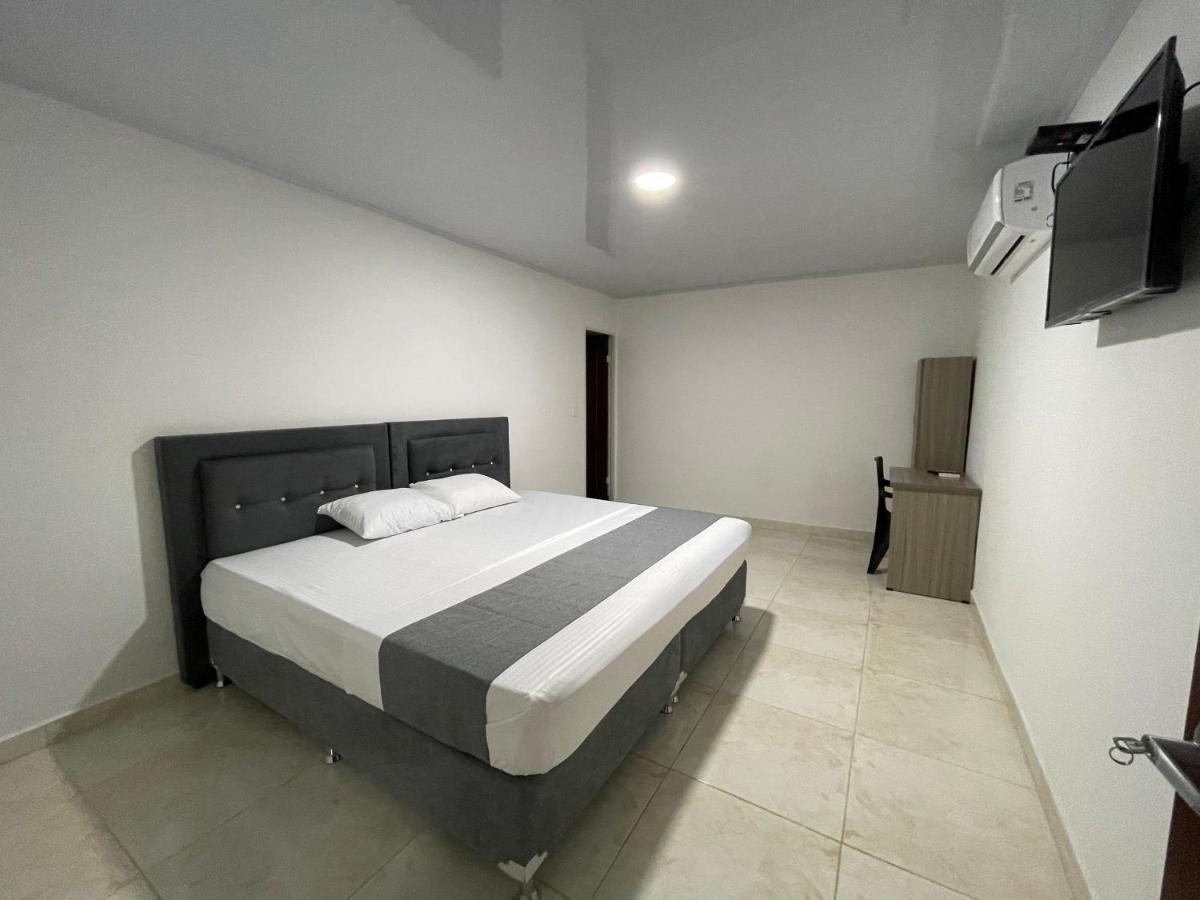 Hotel Neiva Urdaneta Exterior photo